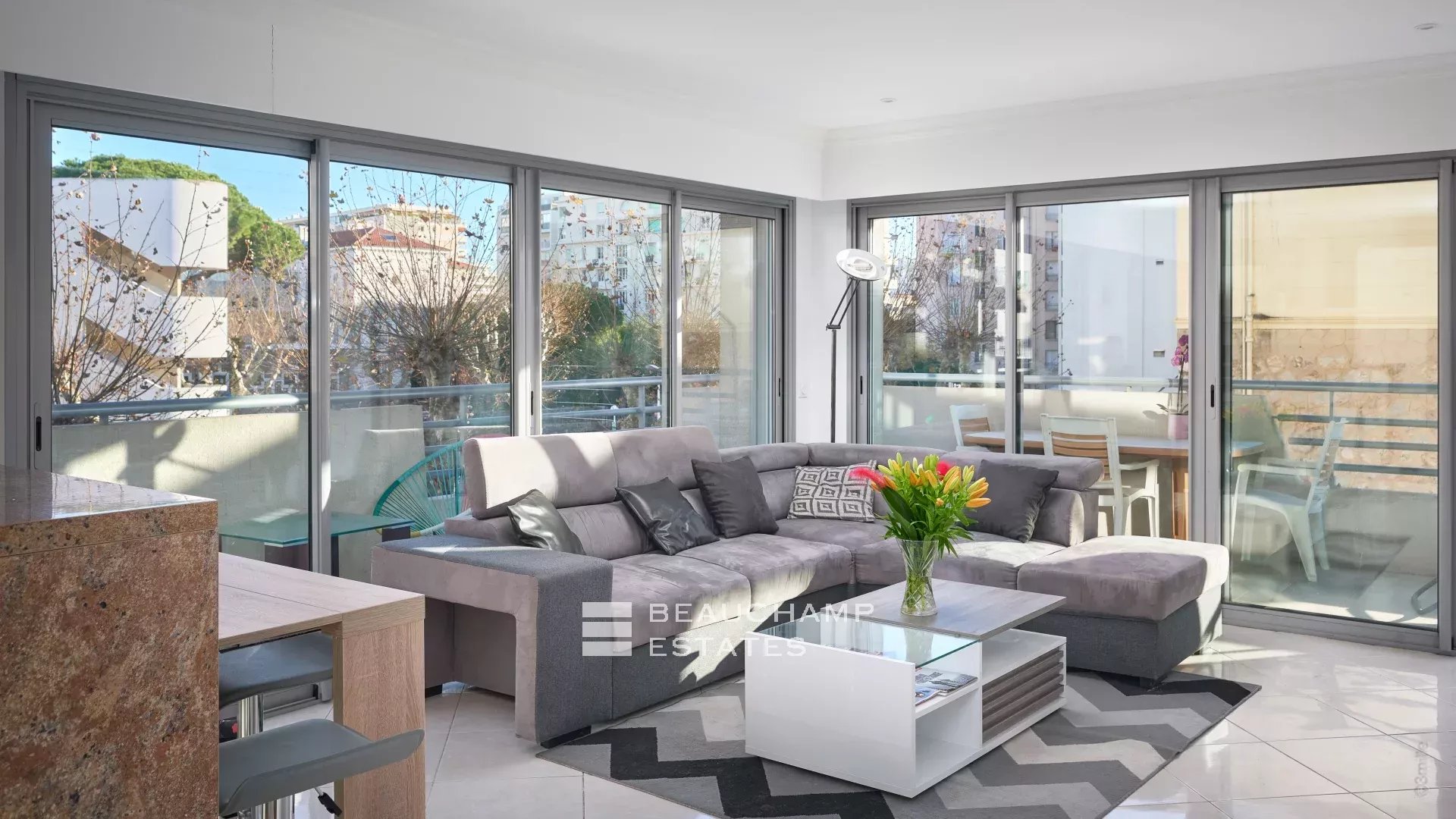 Nice 2 bedroom apartment – Cannes Croisette Nice 2 bedroom apartment – Cannes Croisette