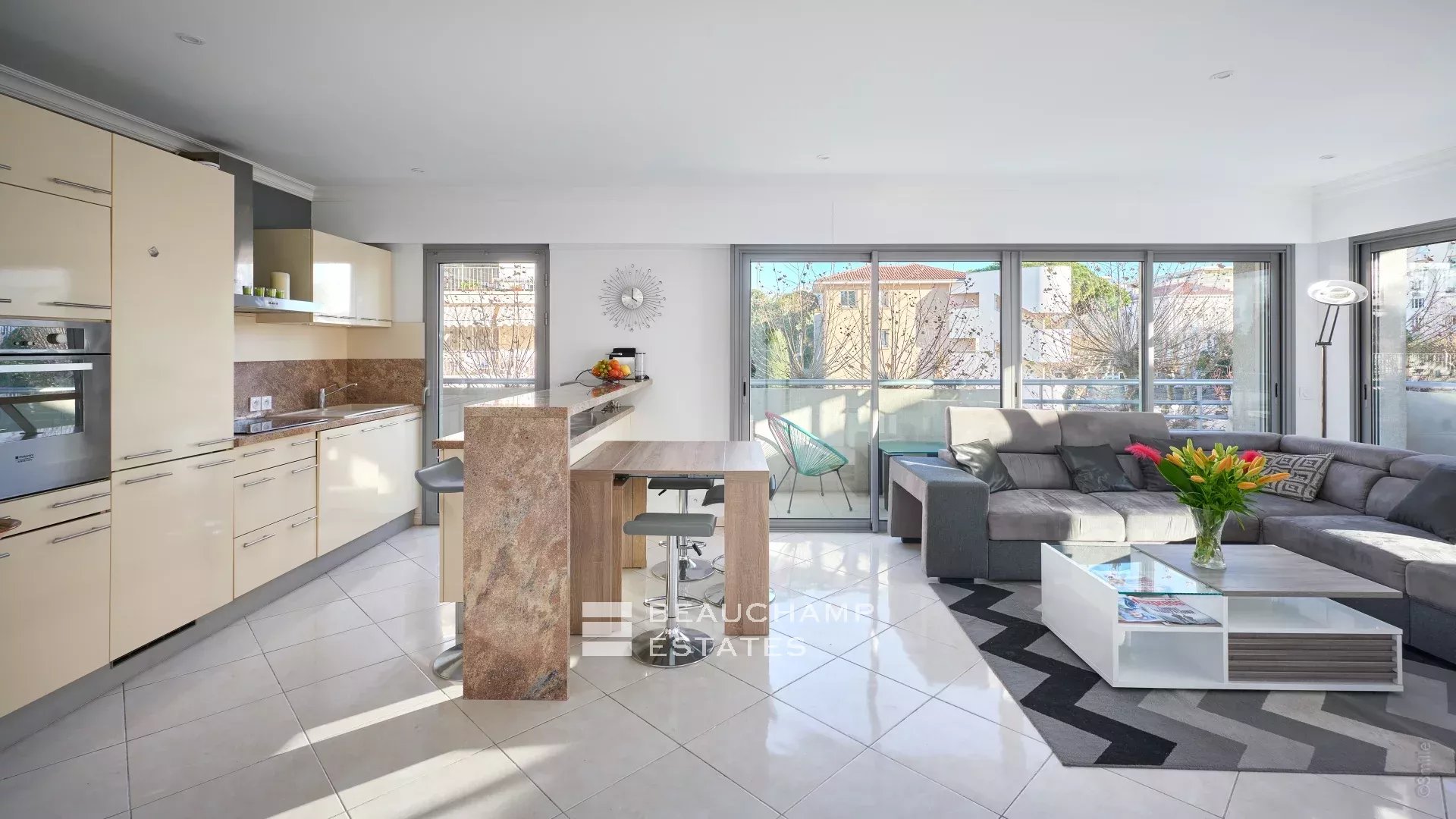 Nice 2 bedroom apartment – Cannes Croisette Nice 2 bedroom apartment – Cannes Croisette