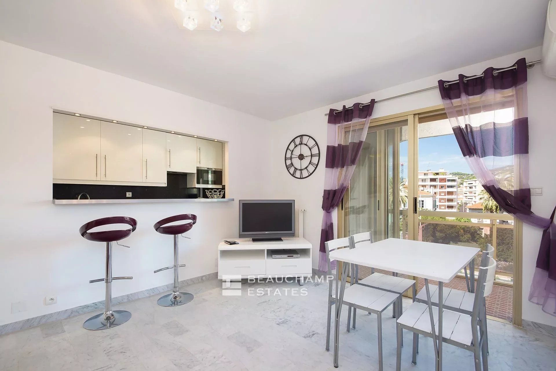 Nice one bedroom Apartment just off the Rue d’Antibes Nice one bedroom Apartment just off the Rue d’Antibes