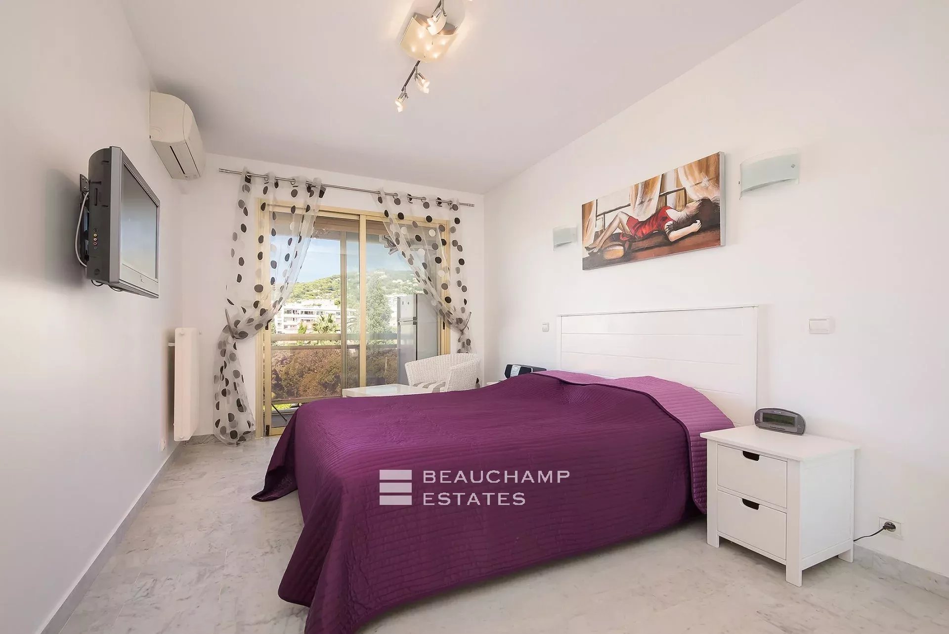 Nice one bedroom Apartment just off the Rue d’Antibes Nice one bedroom Apartment just off the Rue d’Antibes