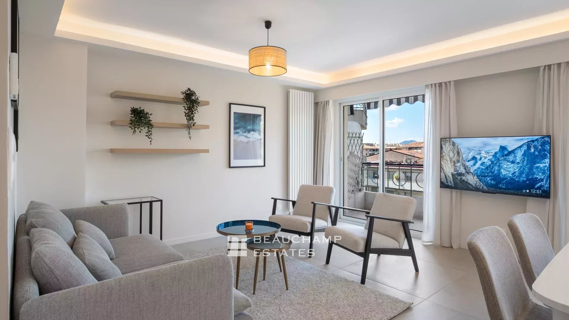 Nice renovated 2 bedroom 2 bathroom apartment – Cannes center Nice renovated 2 bedroom 2 bathroom apartment – Cannes center