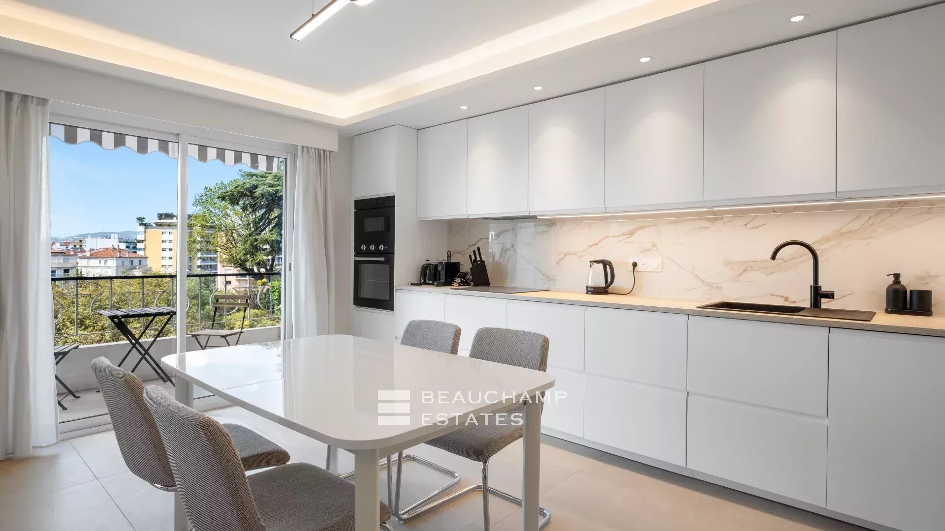 Nice renovated 2 bedroom 2 bathroom apartment – Cannes center Nice renovated 2 bedroom 2 bathroom apartment – Cannes center
