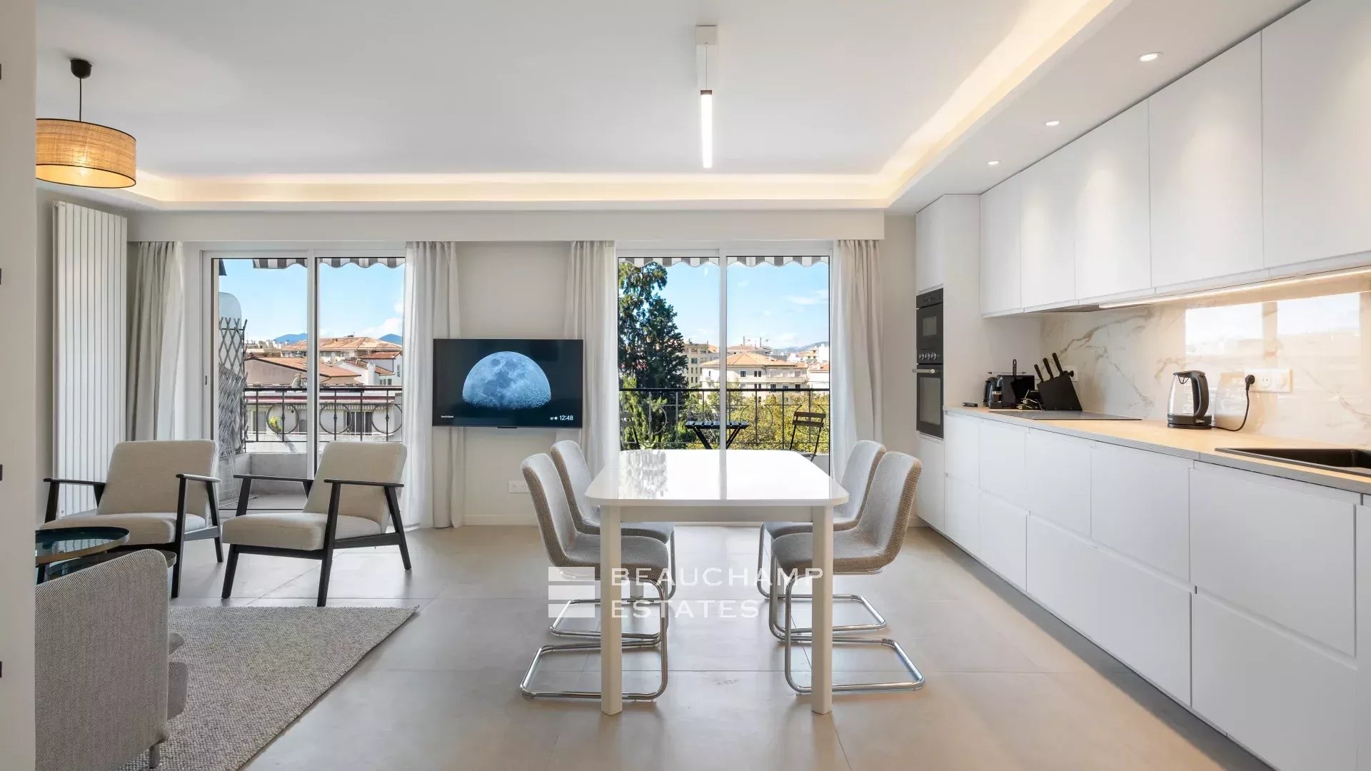 Nice renovated 2 bedroom 2 bathroom apartment – Cannes center Nice renovated 2 bedroom 2 bathroom apartment – Cannes center