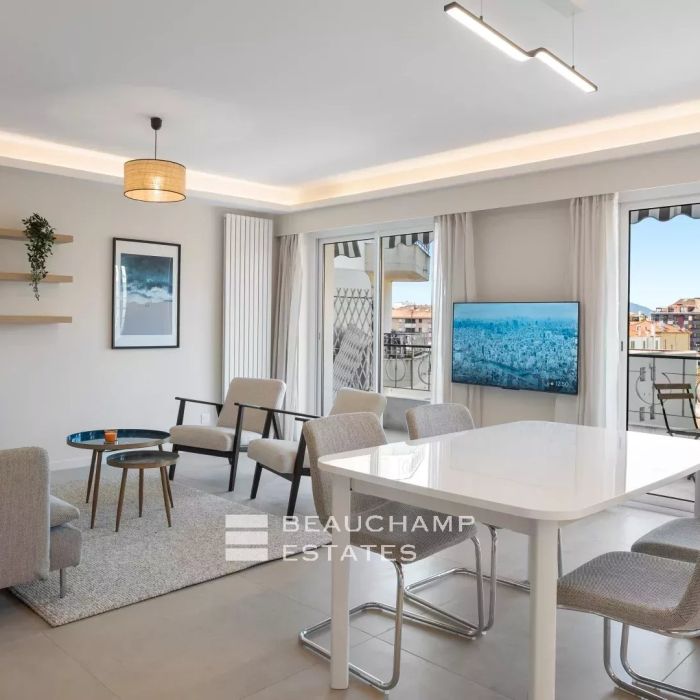 Bel appartement rénové de 2 chambres et 2 salles de bain – Cannes centre