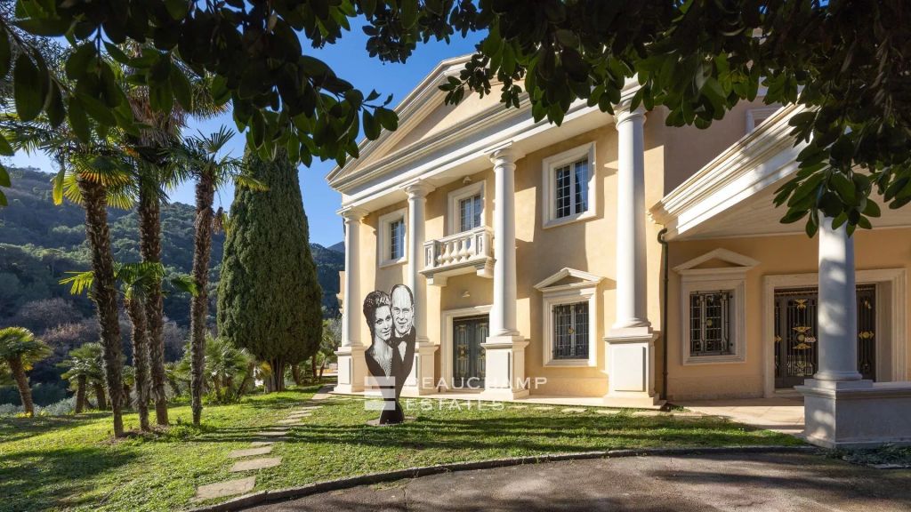 Palladian Villa with Large Private Estate – Menton