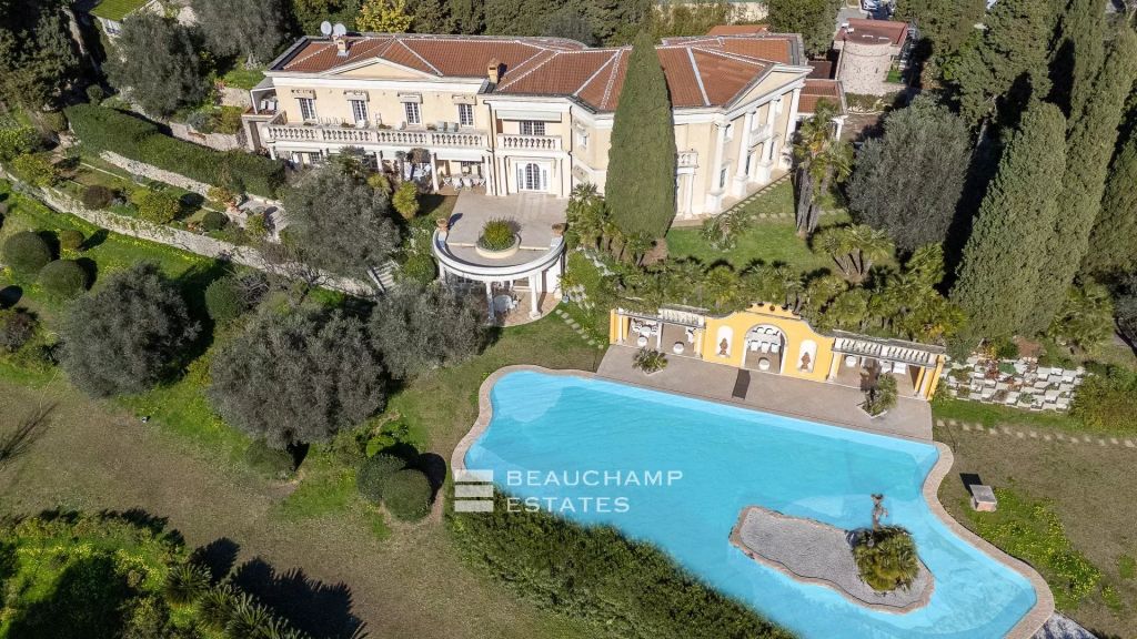 Palladian Villa with Large Private Estate – Menton