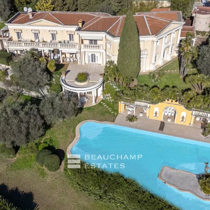 Palladian Villa with Large Private Estate – Menton