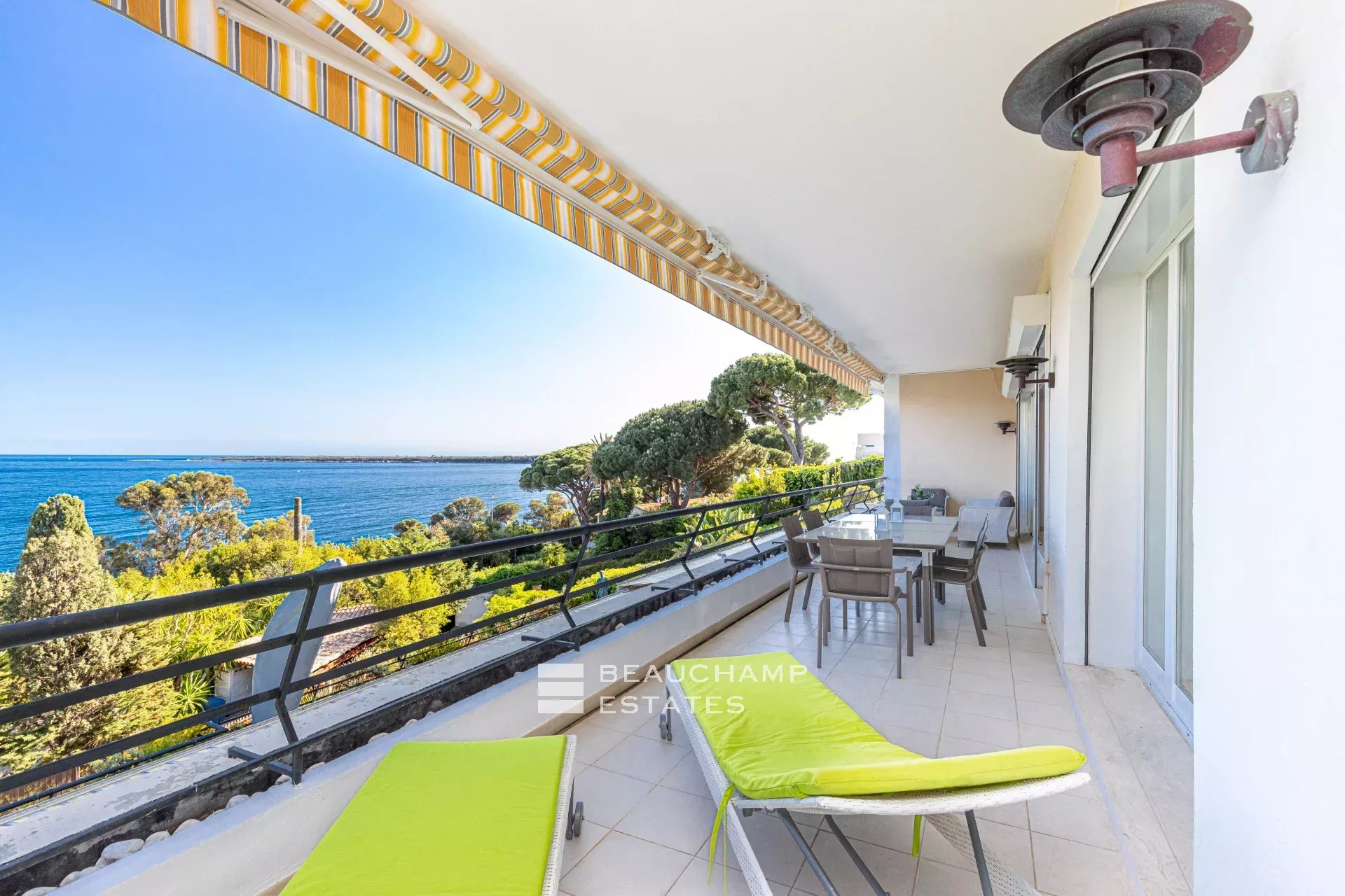 Penthouse with a stunning sea view Penthouse with a stunning sea view