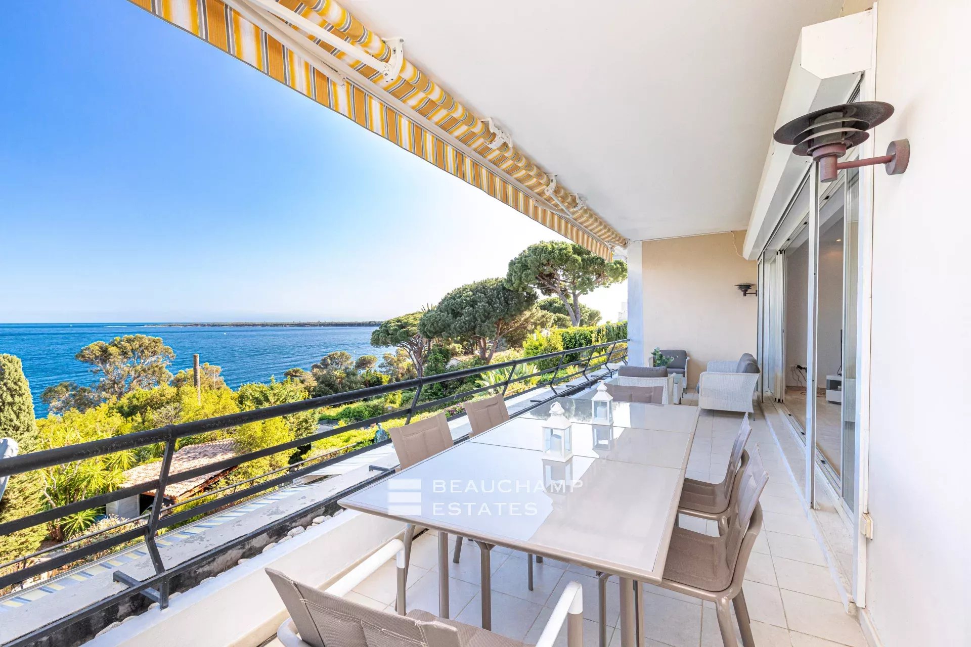 Penthouse with a stunning sea view Penthouse with a stunning sea view