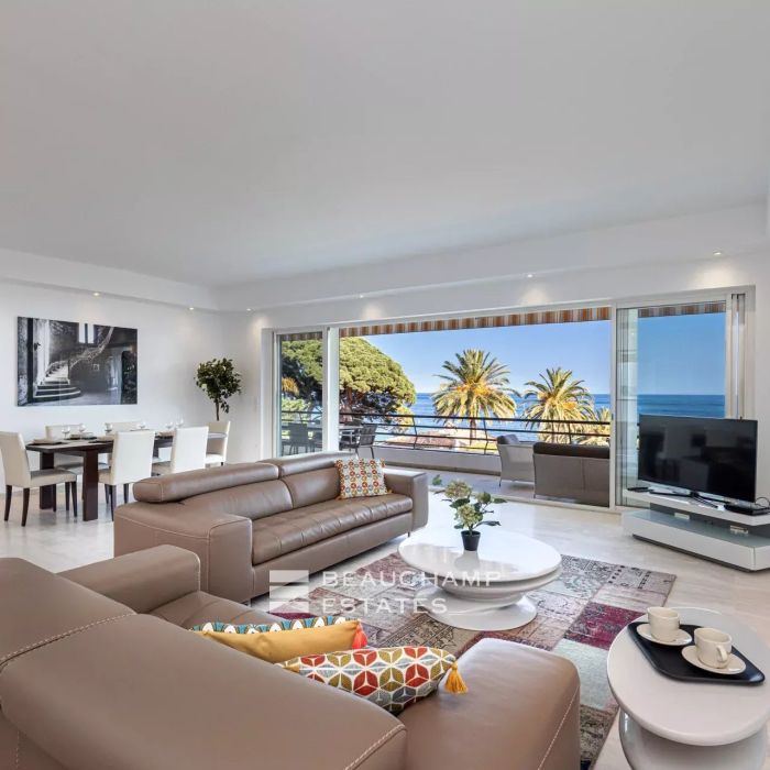 Penthouse with a stunning sea view