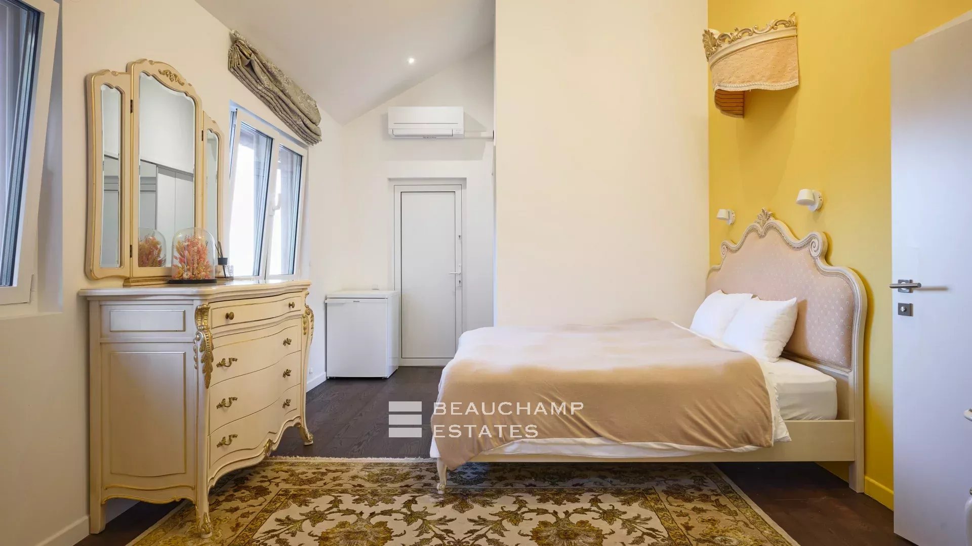 PRESTIGIOUS VILLA, ART DECO STYLE PRESTIGIOUS VILLA, ART DECO STYLE