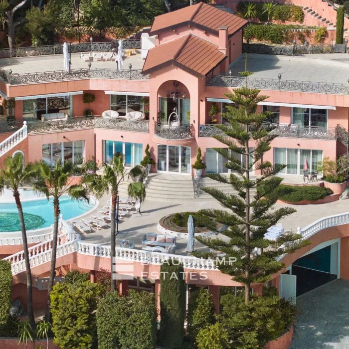 PRESTIGIOUS VILLA, ART DECO STYLE