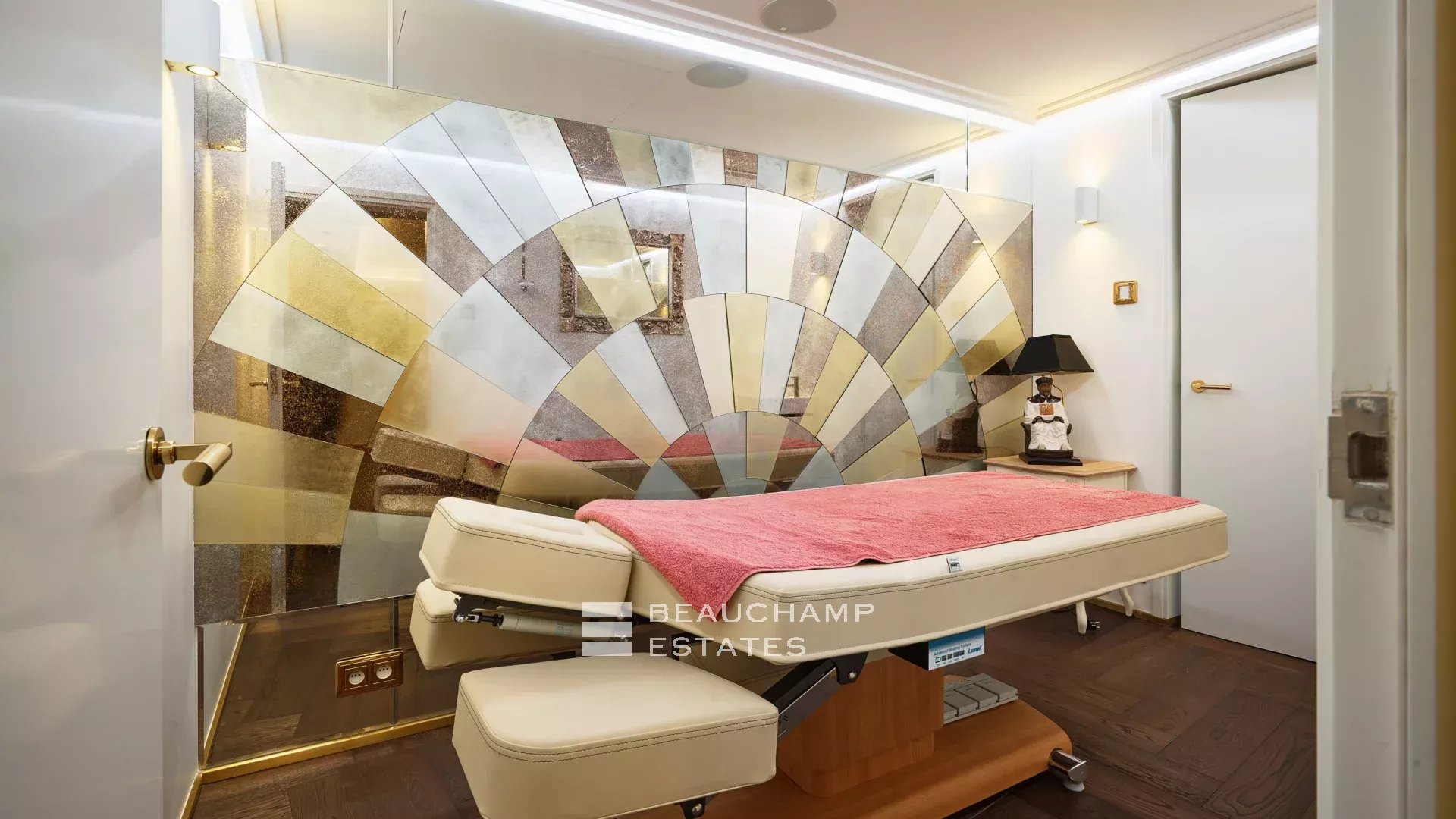 PRESTIGIOUS VILLA, ART DECO STYLE PRESTIGIOUS VILLA, ART DECO STYLE