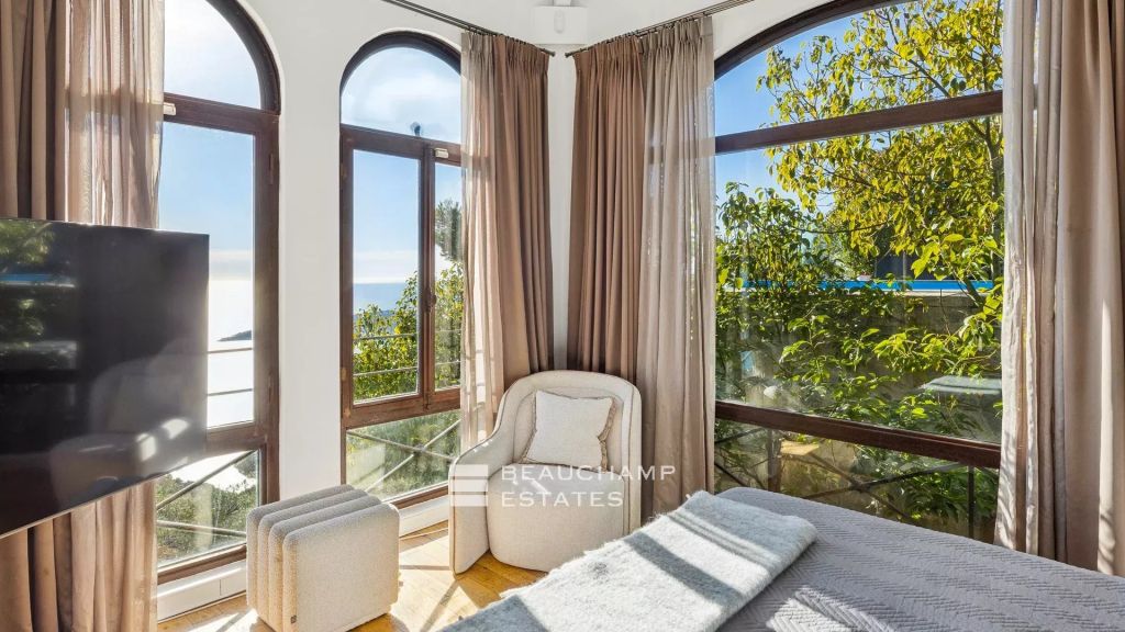 Provençal 4-Bedroom villa with panoramic sea views – Èze