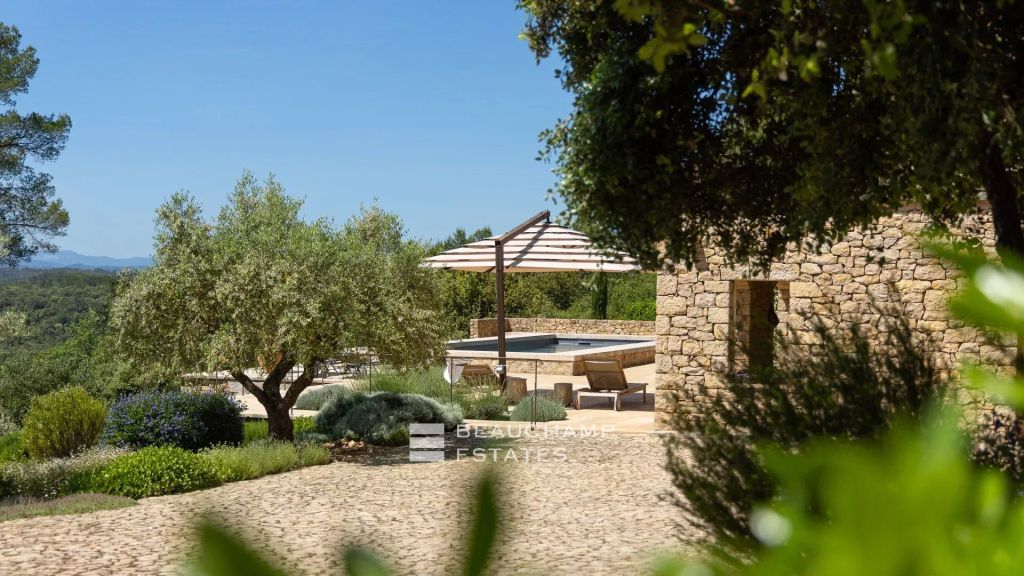 Provençal Property with 3 Bedrooms and Pool – Lorgues