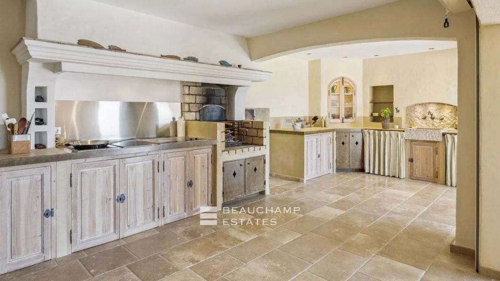 Provençal Property with 3 Bedrooms and Pool – Lorgues