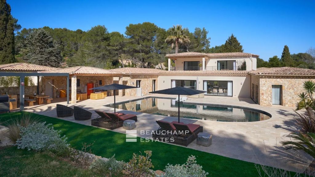 Provençal villa with 5 bedrooms in a peaceful environment in Mougins