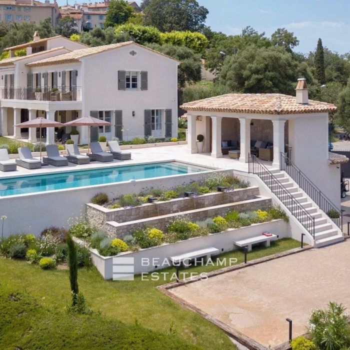 Villa provençale haut standing de 5 chambres à pied du village de Mougins