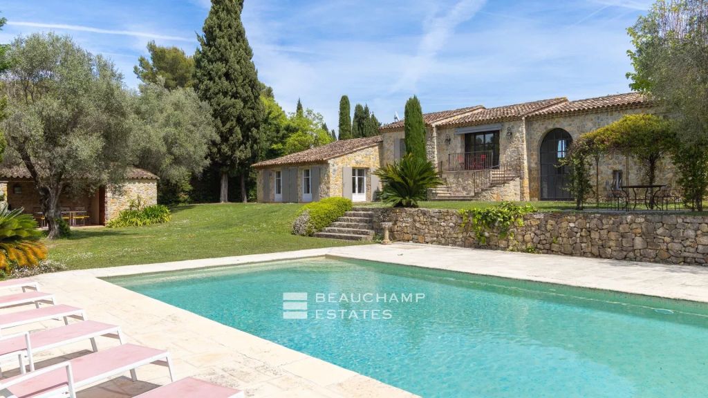 Provencal Villa with Hill Views – Mougins