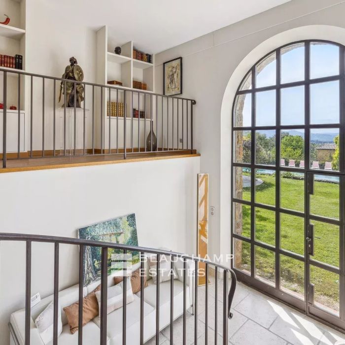 Provencal Villa with Hill Views – Mougins