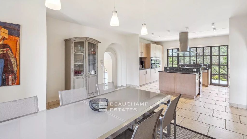 Provencal Villa with Hill Views – Mougins