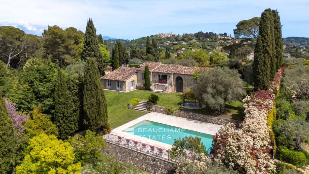 Provencal Villa with Hill Views – Mougins