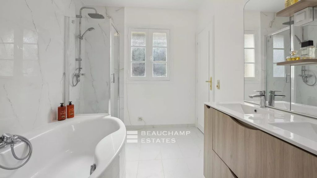 Provencal Villa with hills view – Cannes Oxford