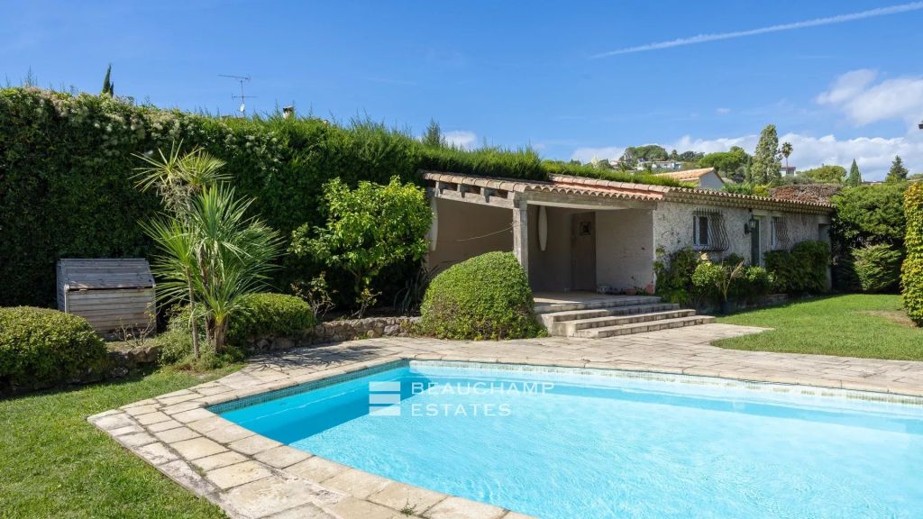 Provençal villa with swimming pool