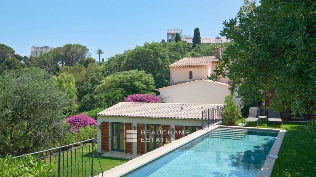 Provincial style villa with 3 bedrooms at St Jean Cap Ferrat