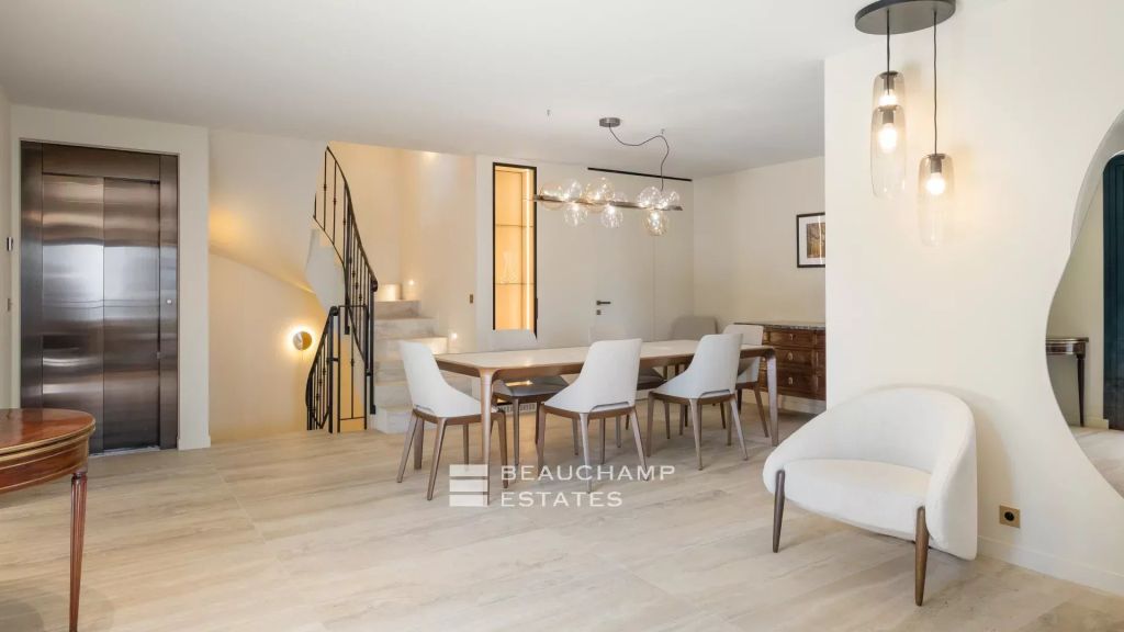 Provincial style villa with 3 bedrooms at St Jean Cap Ferrat