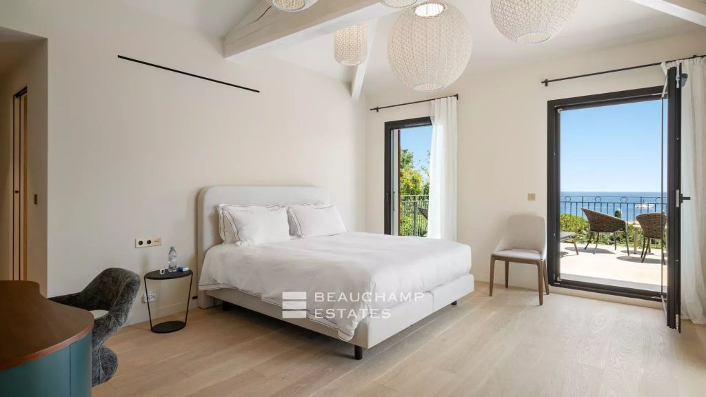 Provincial style villa with 3 bedrooms at St Jean Cap Ferrat