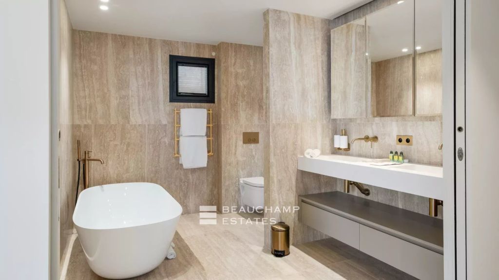 Provincial style villa with 3 bedrooms at St Jean Cap Ferrat