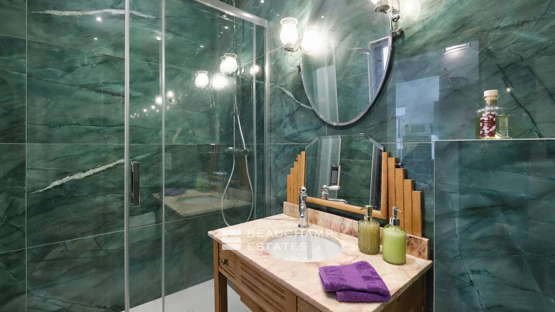 Appartement 3 chambres rénové avec grand jardin – Cannes Californie Renovated 3 bedroom apartment with large garden – Cannes Californie