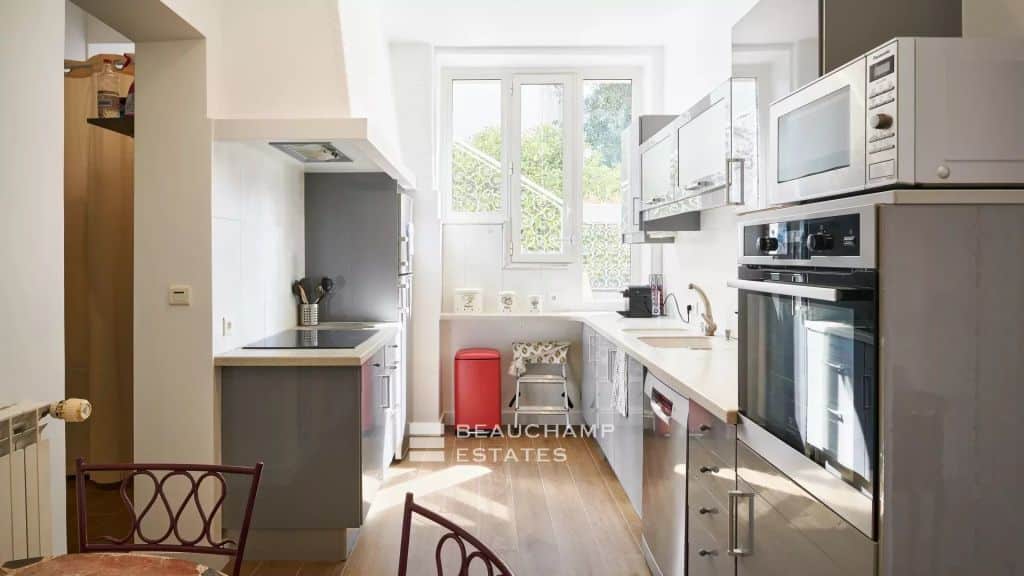 Renovated 3 bedroom apartment with large garden – Cannes Californie
