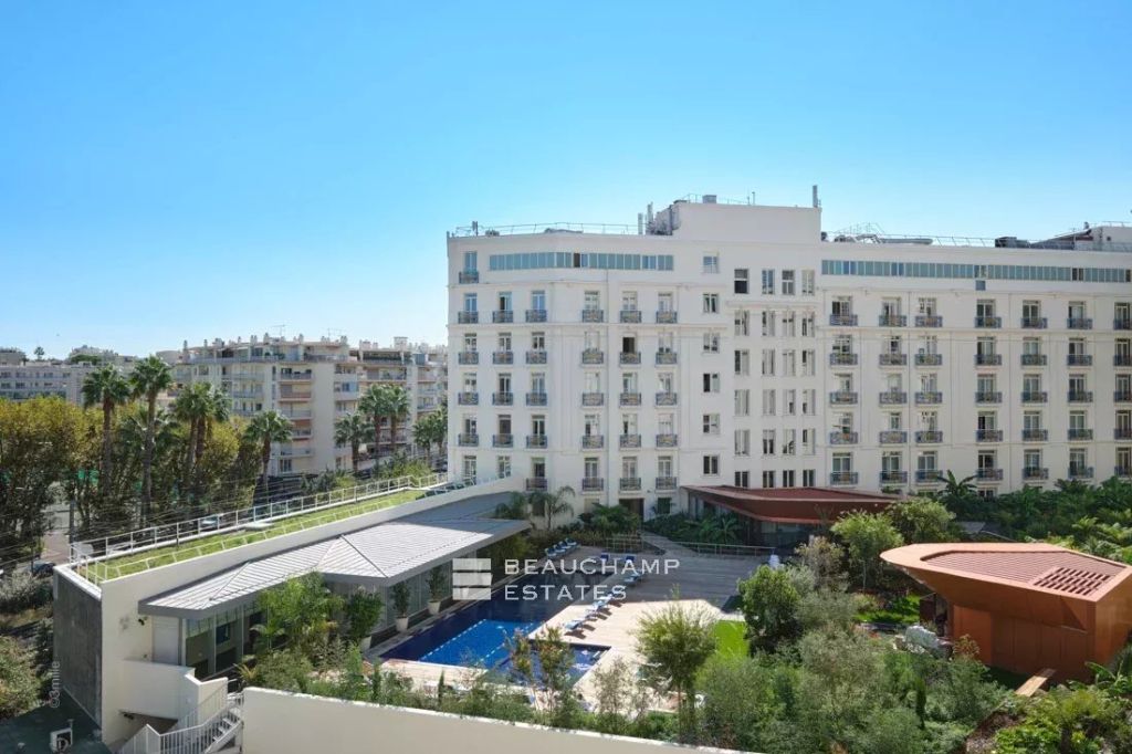 Renovated two bedroom apartment – rear Croisette