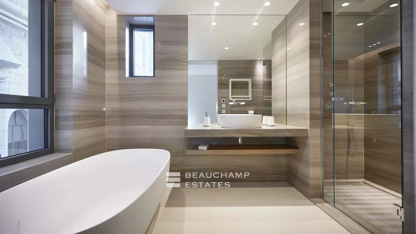 Rental apartment in Cannes facing the Palais Rental apartment in Cannes facing the Palais