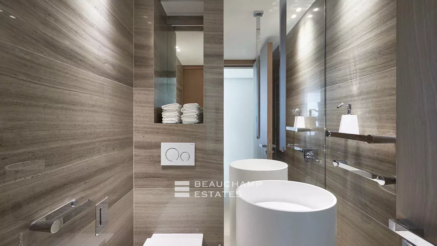 Rental apartment in Cannes facing the Palais Rental apartment in Cannes facing the Palais