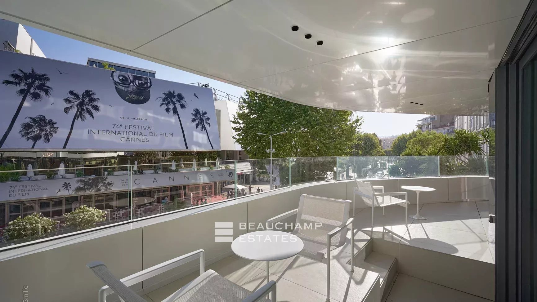 Rental apartment in Cannes facing the Palais Rental apartment in Cannes facing the Palais