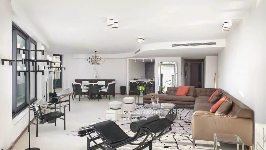Rental apartment in Cannes facing the Palais