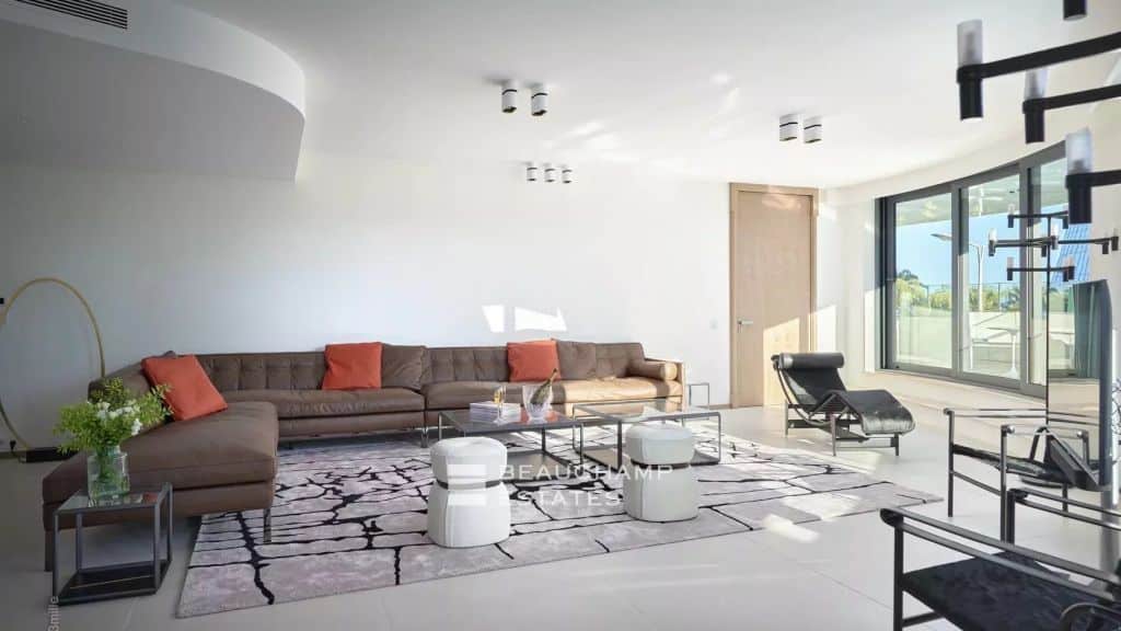 Rental apartment in Cannes facing the Palais