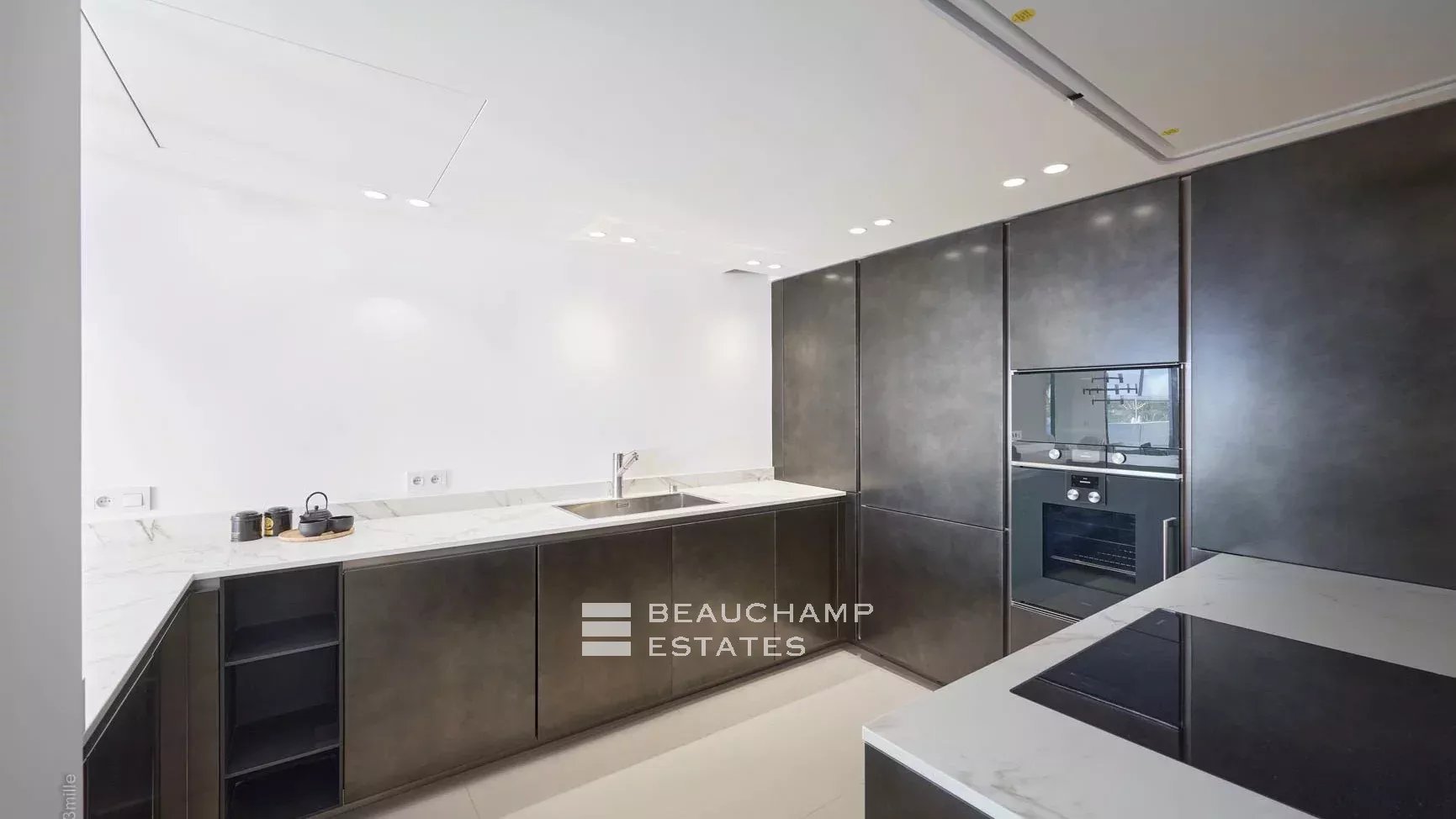 Rental apartment in Cannes facing the Palais Rental apartment in Cannes facing the Palais