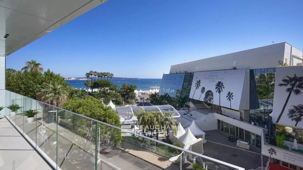 Rental apartment in Cannes first croisette