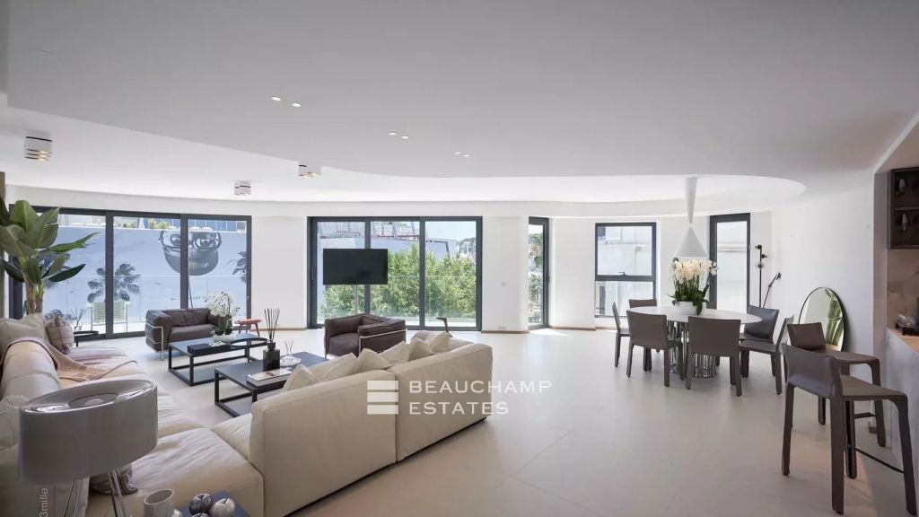 Rental apartment in Cannes first croisette