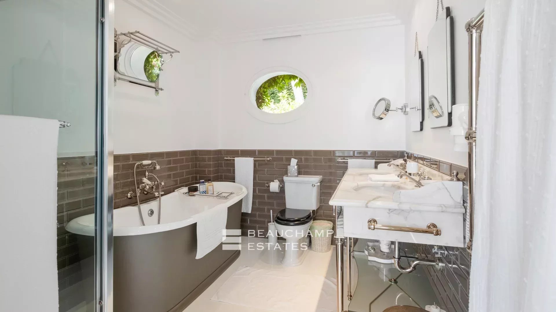 Villa stupéfiante avec 4 chambres à Saint-Jean-Cap-Ferrat Saint-Jean-Cap-Ferrat – Classic seefront villa with 4 bedrooms