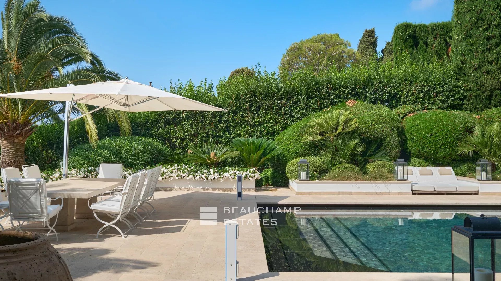 Villa stupéfiante avec 4 chambres à Saint-Jean-Cap-Ferrat Saint-Jean-Cap-Ferrat – Classic seefront villa with 4 bedrooms