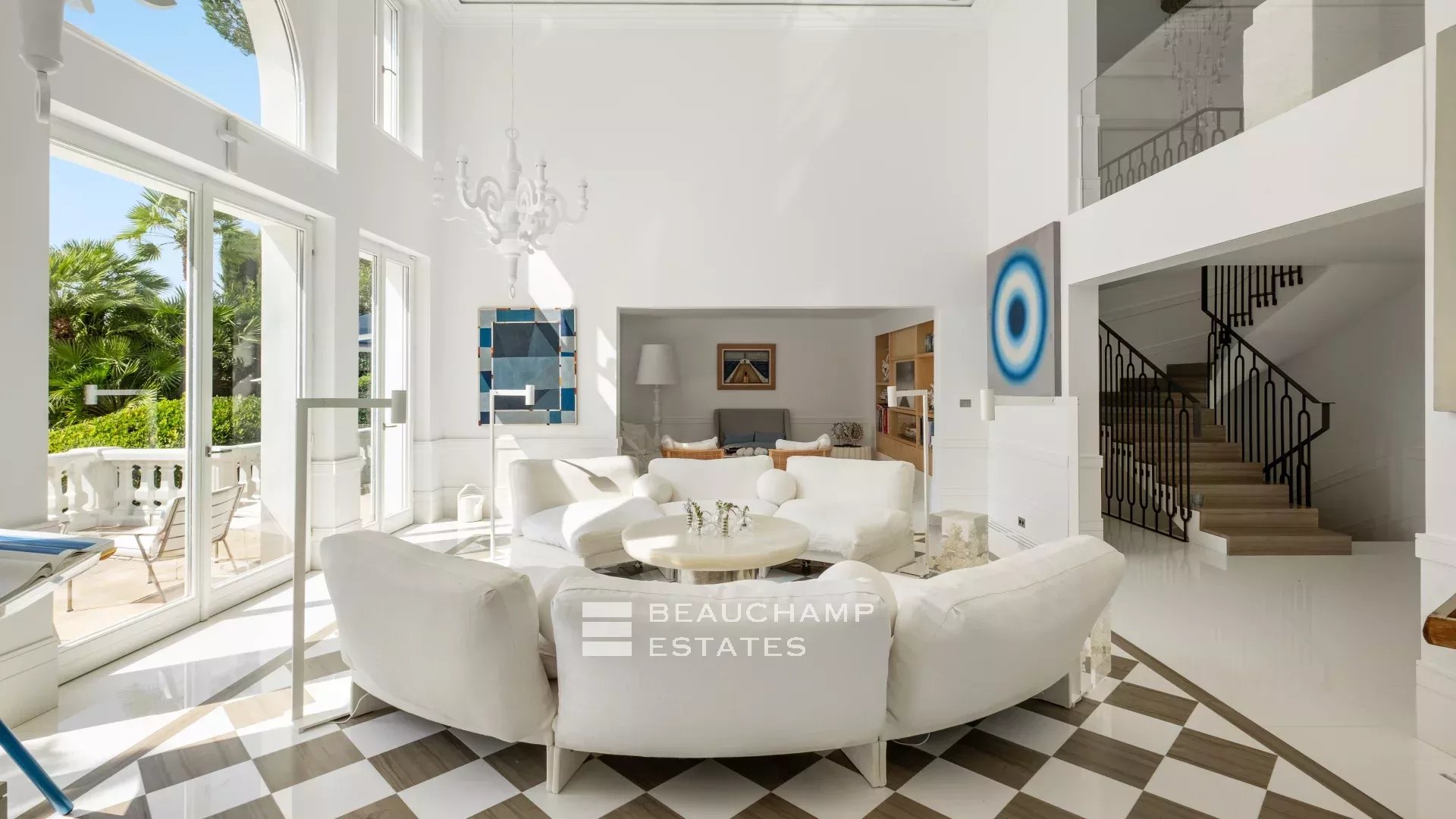 Villa stupéfiante avec 4 chambres à Saint-Jean-Cap-Ferrat Saint-Jean-Cap-Ferrat – Classic seefront villa with 4 bedrooms