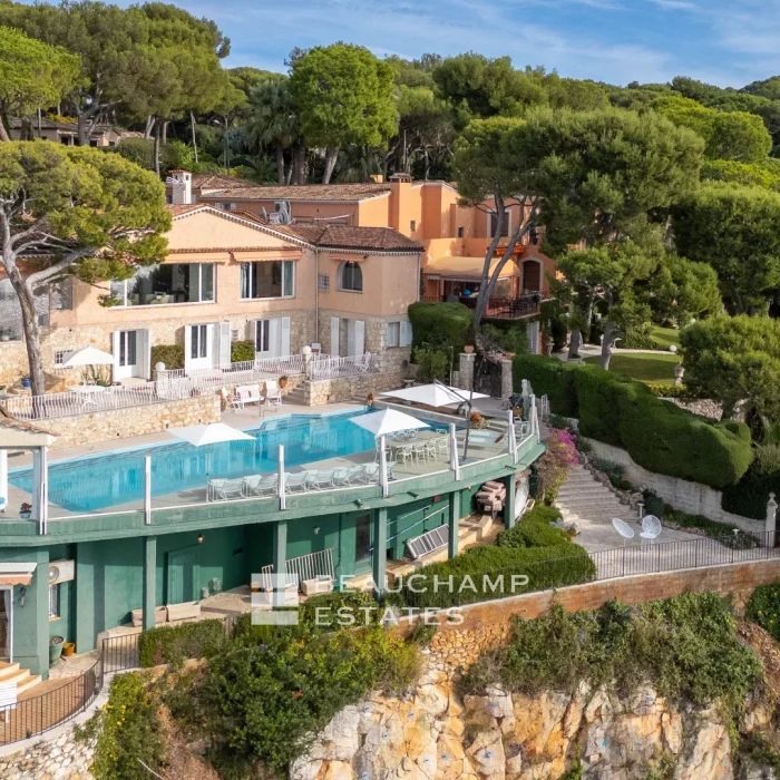Saint-Jean-Cap-Ferrat – Provençal Villa with Panoramic Sea View and Heated Pool