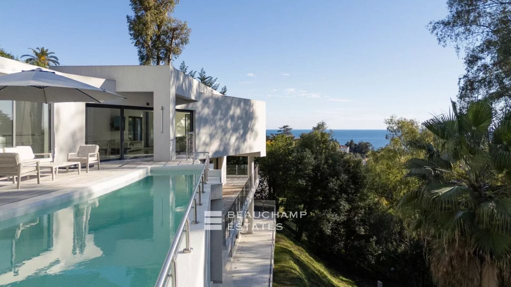 Sea View & large volumes – Contemporary Villa, Cannes, 6 Bedrooms, 6,800 m² land
