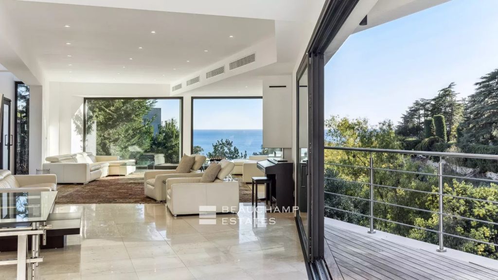 Sea View & large volumes – Contemporary Villa, Cannes, 6 Bedrooms, 6,800 m² land