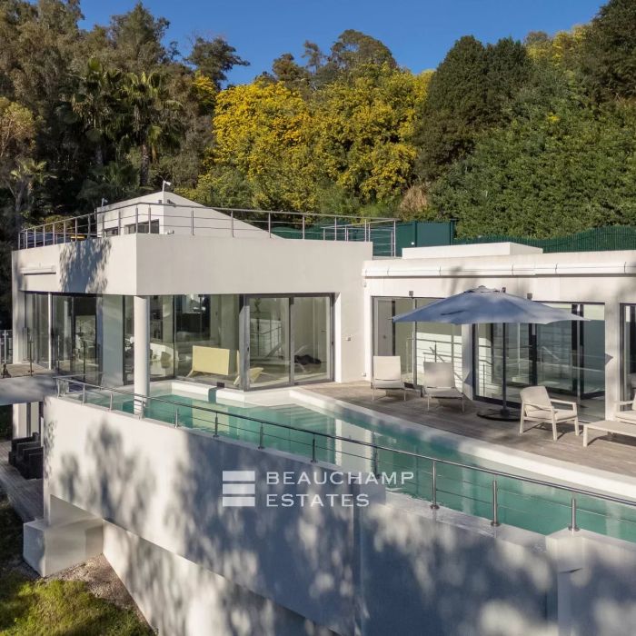 Vue mer & volumes généreux – Villa contemporaine, Cannes, 6 chambres, jardin de 6.800 m²